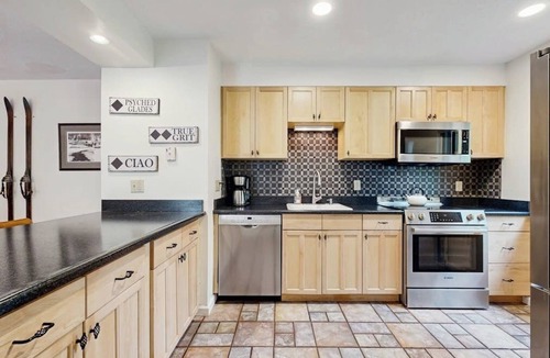 Waterville Valley House | Mountain Townhome w/pool access, private patio, walk to town