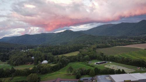 Dillard Hotel | Mountain Valley Inn