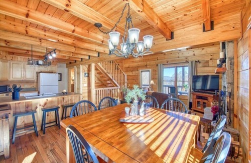 Hemphill Heights Cabin | Mountain Vibes - Sleeps 8, 3 bedrooms, 3 baths, Wood Fireplace, Hot Tub