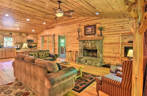 Helen Cabin | Mountain View 2/2 Cabin! Near Helen!