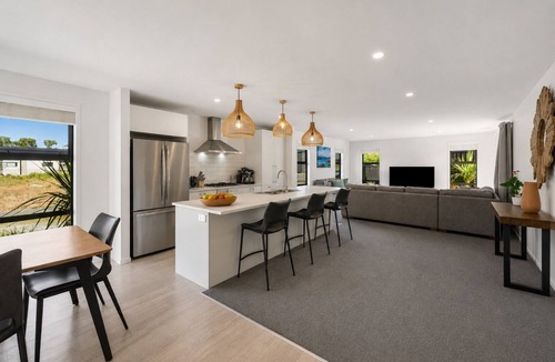 Lower Shotover House | Mountain View - 2 Bedroom House