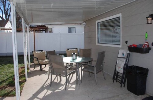 Englewood House | Mountain View 3 Bed - 2 Bath Freshly Remodeled
