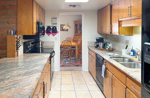 Green Valley Country Club Estates House | Mountain View! 55-Plus Green Valley Townhome