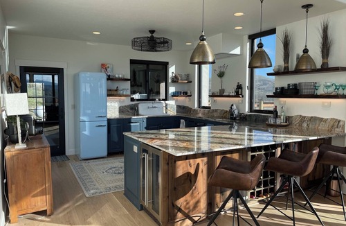 Yakima House | Mountain View Barndominium Farmhouse on 1.5 acres!