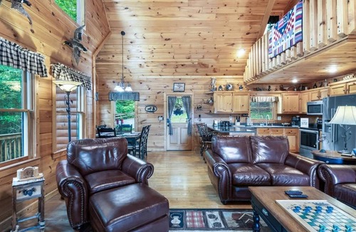 Ridgeline Vistas Cabin | Mountain View Cabin w/Hot Tub & Game Room