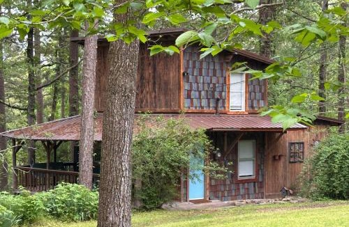 Mountain View House | Mountain View Cabin: Music, Crafts & Shopping!