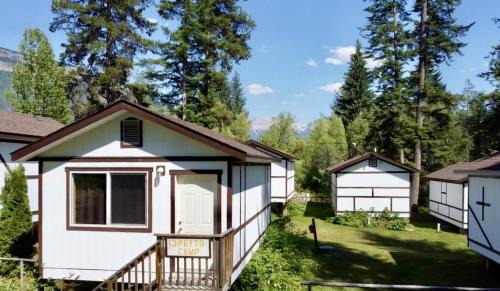 Golden Cabin | Mountain View Cabins