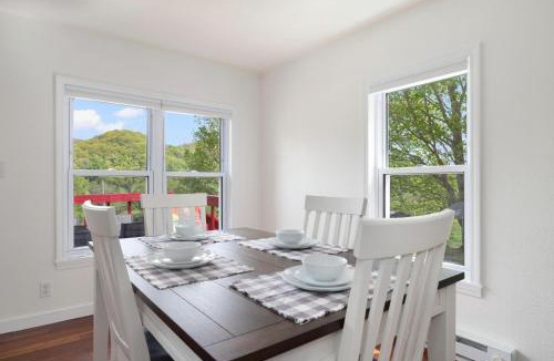 Roan Mountain House | Mountain View Cottage Near Roan Mountain Park