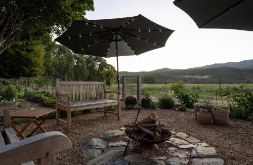 Mitta Mitta House | Mountain View Cottage - High Country Retreat