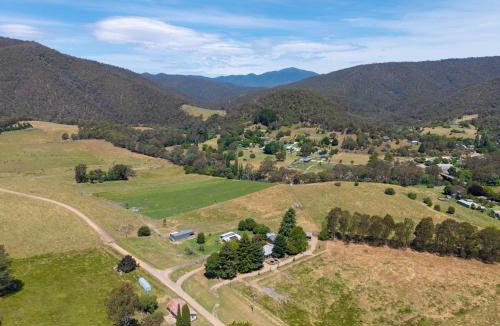 Mitta Mitta House | Mountain View Cottage - High Country Retreat