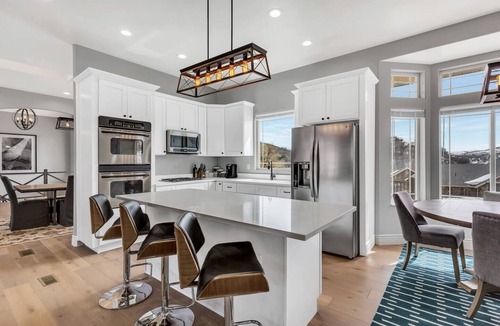 Mountain Green House | Mountain View Estate | 6 Bedrooms | Perfect for Groups
