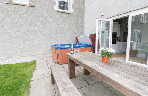 Llanerchymedd House | Mountain View