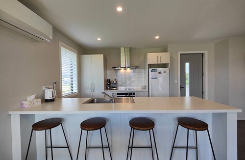Te Anau House | Mountain View Getaway