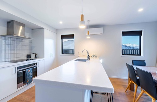 Wanaka House | Mountain View Haven T
