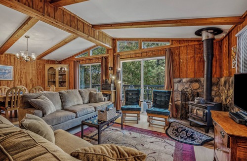 Berkeley Springs House | Mountain View Hideaway- A Fun Time Away!