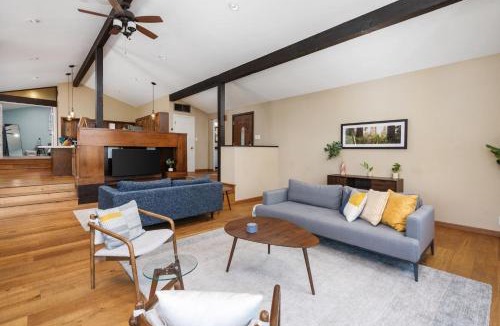 Three Rivers House | Mountain View, Hot Tub, Open Kitchen, 10m to Sequoia