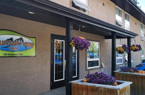 Canmore Hotel | Mountain View Inn