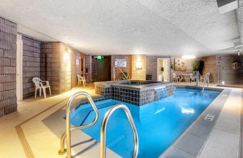 Dillon Apartment | Mountain View Lakeside Retreat