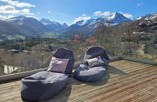 Møre og Romsdal Ski Chalet | Mountain View Lodge