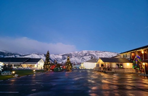 Wapato Point Hotel | Mountain View Lodge