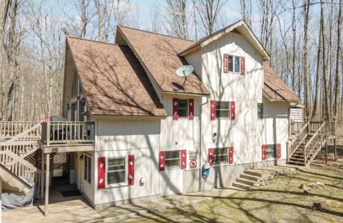 Stambaugh House | Mountain View Lodge - Upper - 3 Bedroom Duplex with Hot Tub in Ski Brule Village
