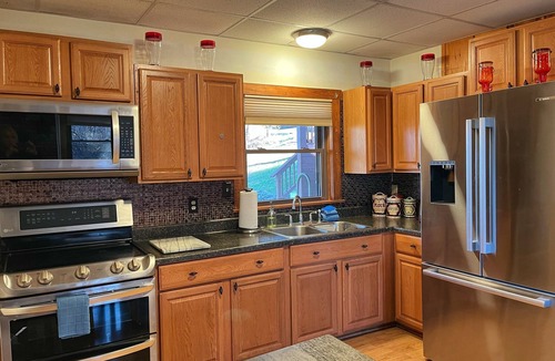 Stanley Cabin | Mountain View Log Cabin - Cozy cabin in the Blue Ridge Mountains- New Property!