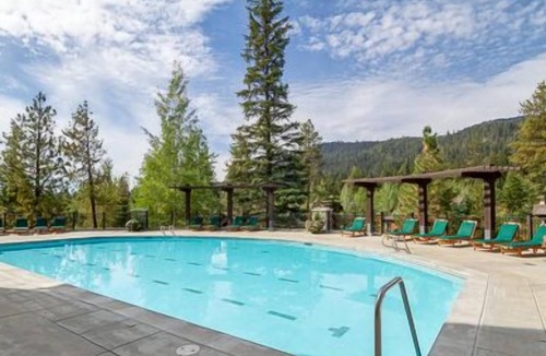 Tamarack Apartment | Mountain View Mountain Studio | Large Steam Rooms | Saltwater Hot Tub