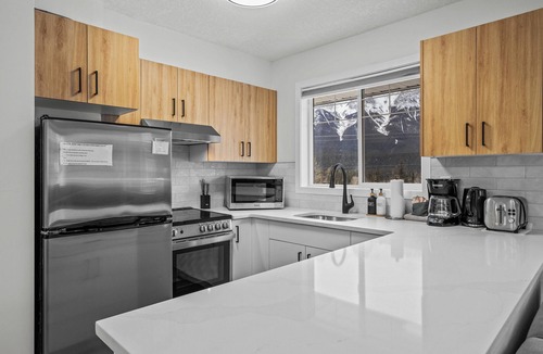 Harvie Heights House | Mountain View Oasis with Hot Tub at Banff National Park Gate