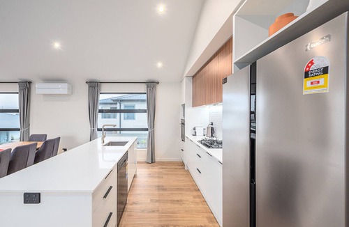 Tekapo Apartment | Mountain view/peaceful/warm/family friendly/3bedroom3bathroom/king bed/unitA