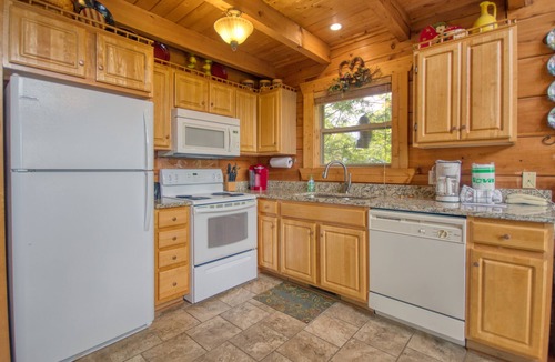 Sevierville Cabin | Mountain View | Pool Table | WiFi | Pet Friendly | Hot Tub