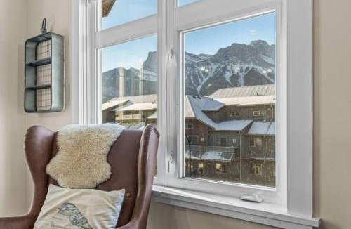 Canmore House | Mountain View Retreat Elegant 3BR condo with Gym