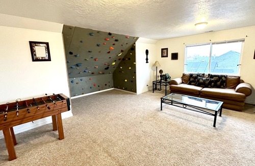 Payson House | Mountain View Retreat - Sleeps 20! Perfect for large gatherings