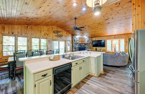 Cullowhee House | Mountain View Retreat | Fireplace + EV