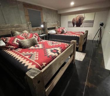 Ennis House | Mountain View Retreat