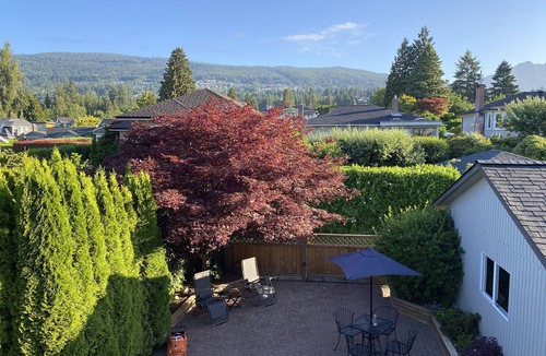West Vancouver House | Mountain view room