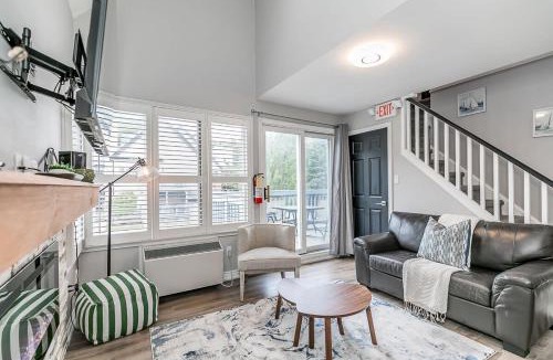 Craigleith House | Mountain View Ski-In-Out Pool Shuttle to Blue