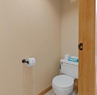 Peak 9 Apartment | Mountain View Studio with AC and Dedicated Parking