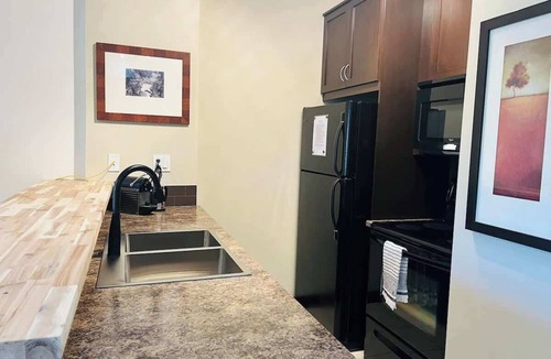 West Fernie Condo | Mountain View Studio with Deck, BBQ & Pool