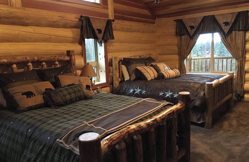 Palmer Bed & Breakfast | Mountain View Suite @ Alaska Knotty Pine B&B ~ Big Private Balcony~Jetted Tub