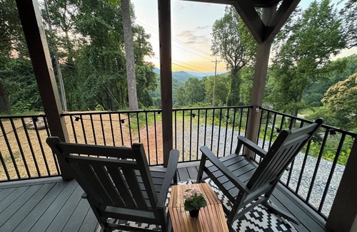 Bryson City Cabin | Mountain View Tiny Home Cabin Near Nantahala River