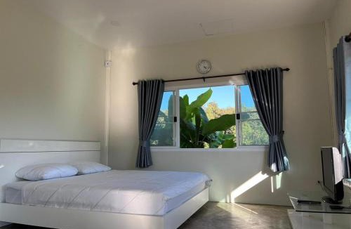 Mueang Ngai House | Mountain view Villa Private Tropical Garden