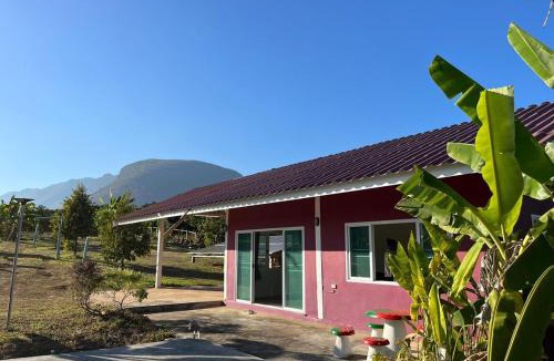 Mueang Ngai House | Mountain view Villa Private Tropical Garden
