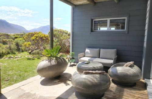 Betty's Bay House | Mountain View