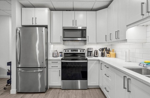 Canmore Apartment | Mountain Views | Central 1-Bed | Steps to Downtown