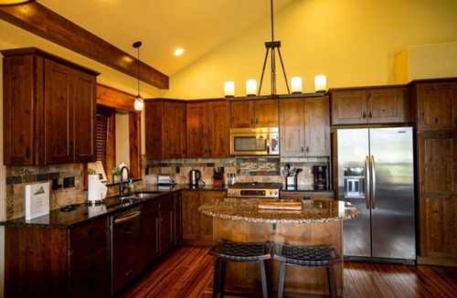 Estes Park Condo | Mountain Views, Close to RMNP Entrance, Hot Tub! Casa Kiowa, Estes Park CO