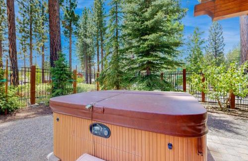 Mountain View Estates House | Mountain Views from the Hot Tub
