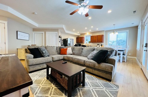 Cedar Hills Apartment | Mountain Views - Hot Tub - Huge Patio + BBQ Fun