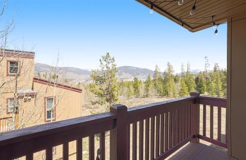 Wildernest Apartment | Mountain Views & Meadows