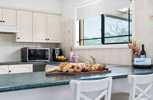 Milton House | Mountain Views Milton - renovated home near village