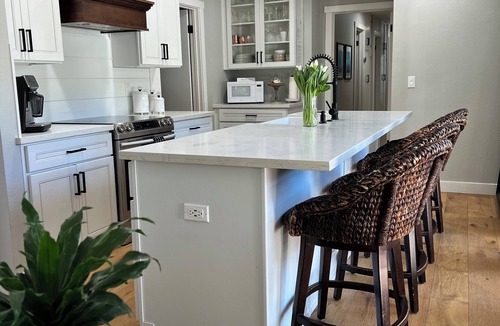 Montecito House | Mountain views. Montecito, Beach, Santa Barbara, large home. Separate Studio.